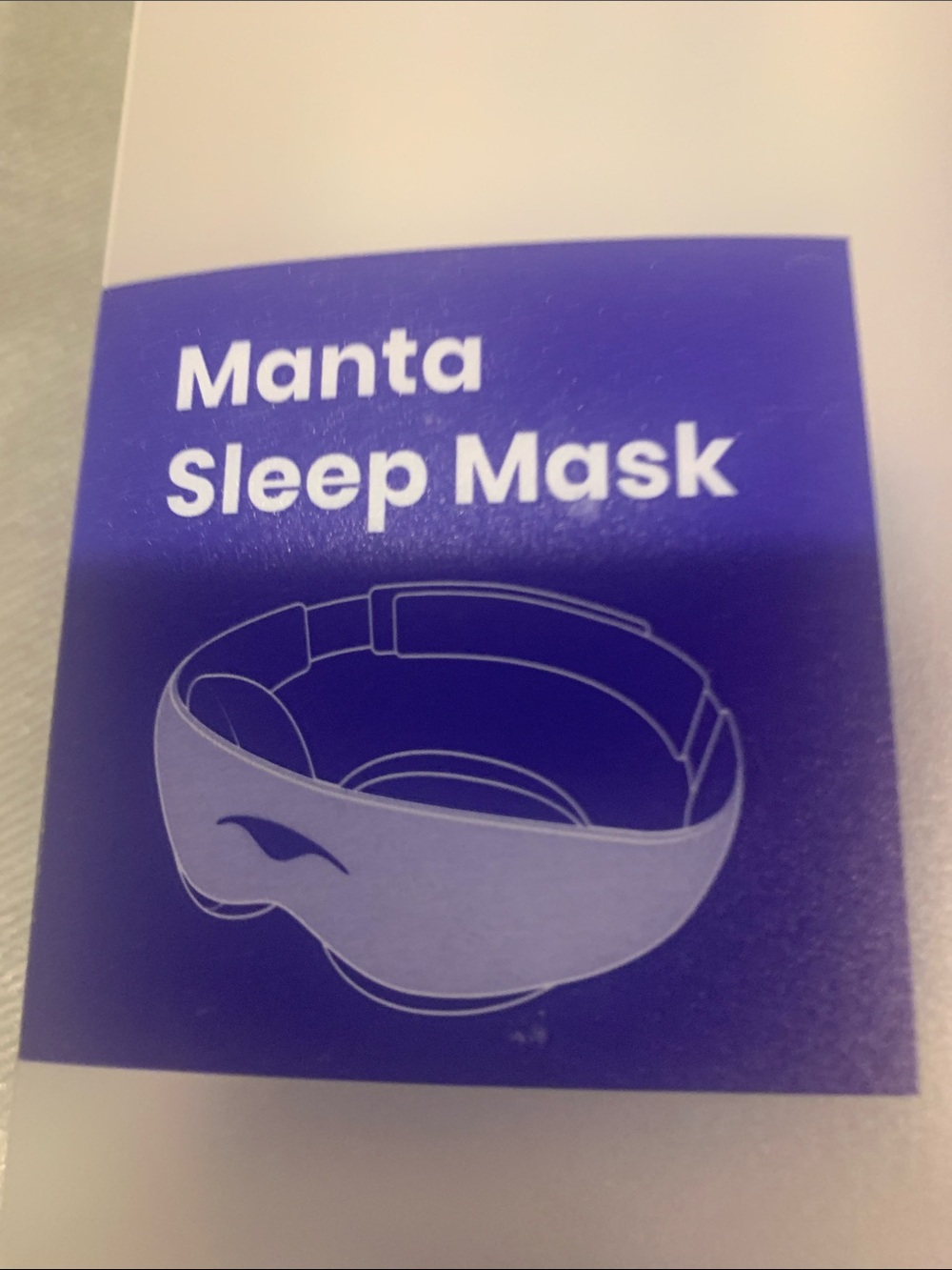 Manta Sleep Full-Coverage Eye Mask in Heather with ear plugs